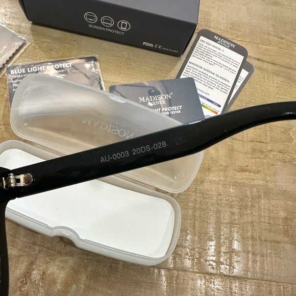 Madison Avenue blue light blocking glasses oversized Uv protection computer - Picture 16 of 16